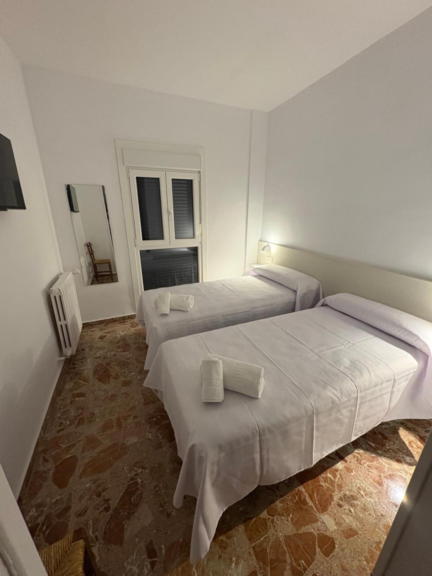 Hostal La Via Verde Sarrión Buitenkant foto