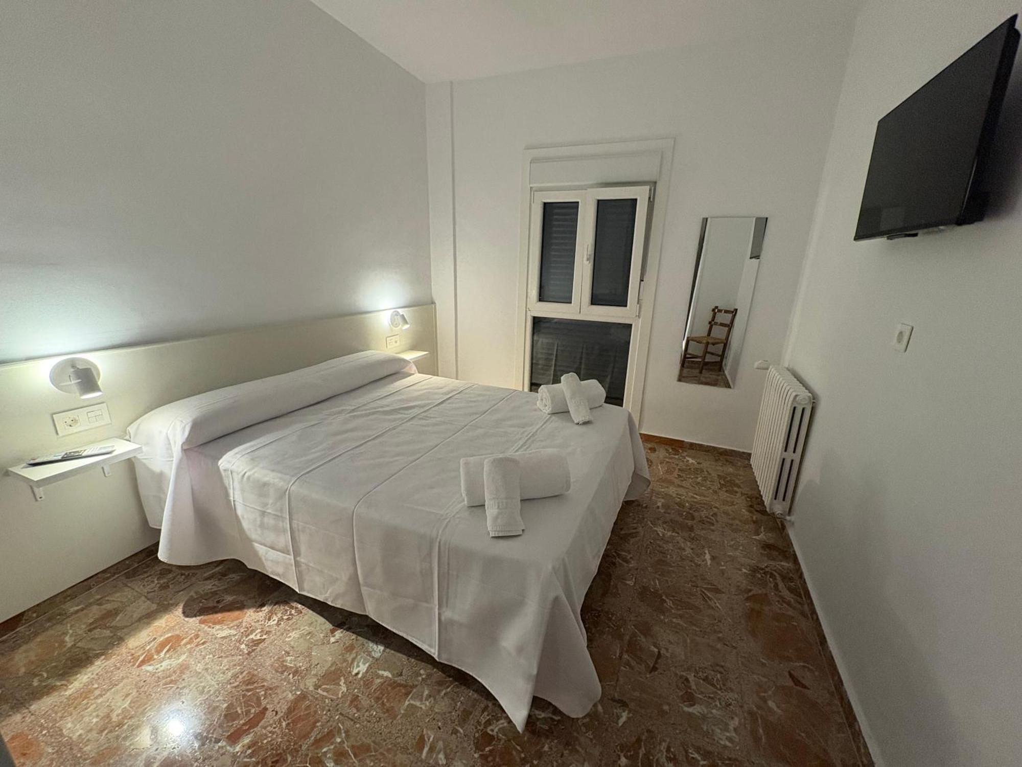 Hostal La Via Verde Sarrión Buitenkant foto